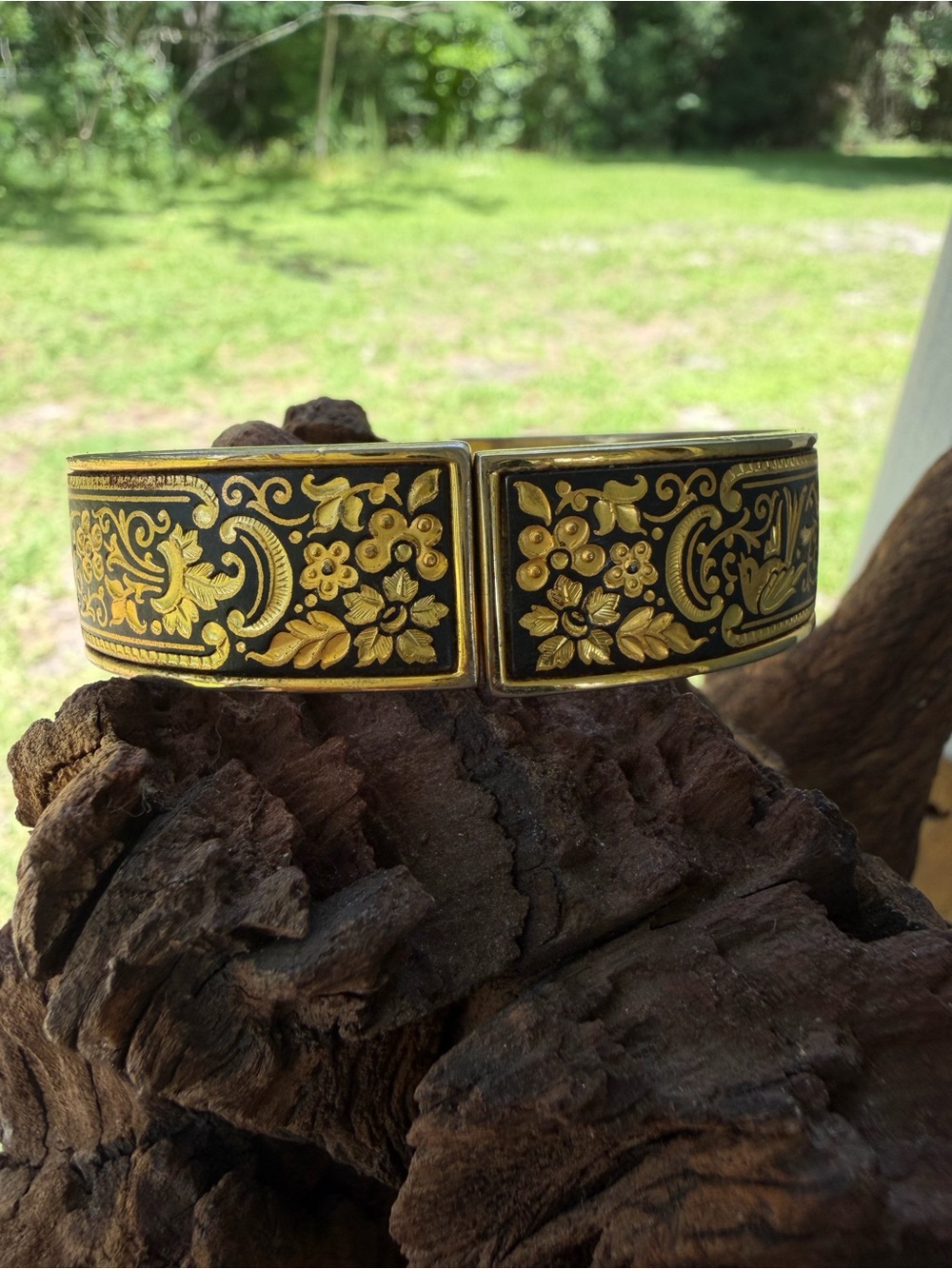 VINTAGE DAMASCENE GOLD & BIRD and FLORAL LEAF HINGED clamper BRACELET